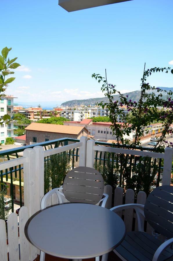 Luiselle Charming Accommodation Sorrento City Center Exteriér fotografie